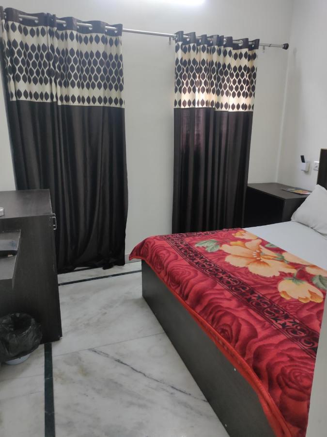 Hotel Khubsaras Palace By Chhabra'S Agra  Dış mekan fotoğraf